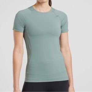 Athleta Endurance Tee
